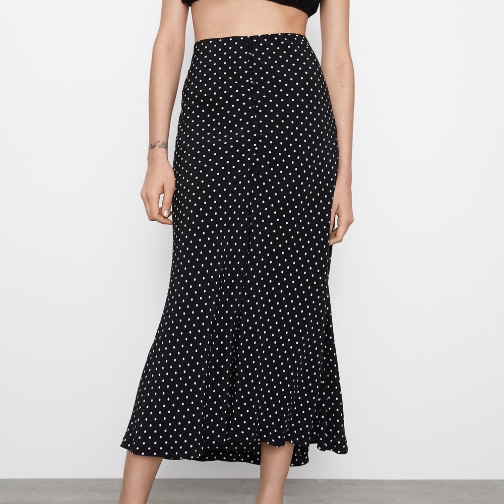 Front slit button detail midi